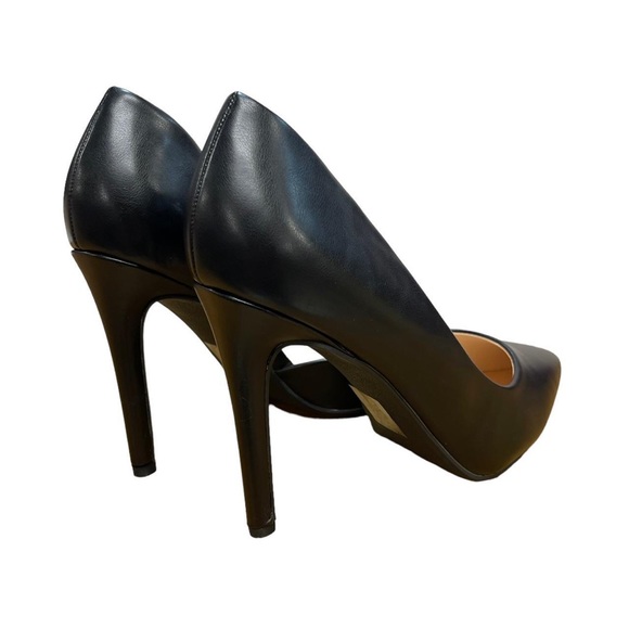 Delicious Black Heels - Picture 3 of 4